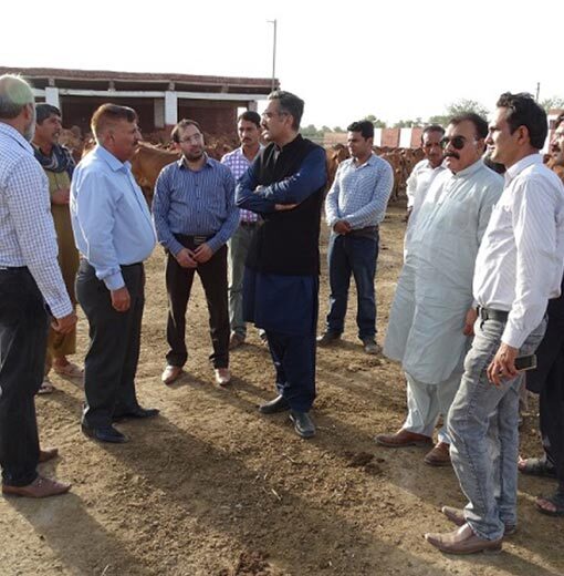 Livestock Minister HasnainDreshak Visits LES Farm